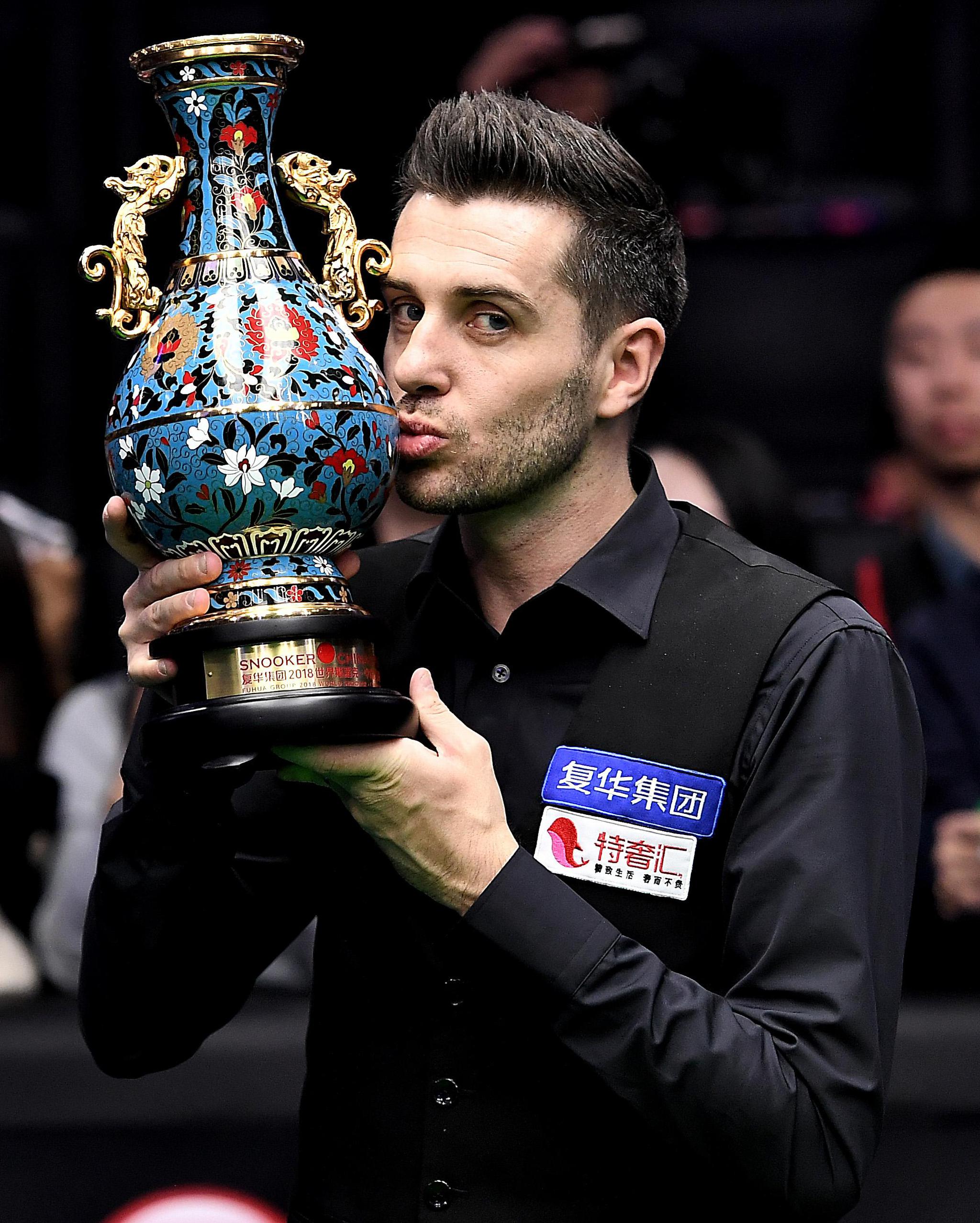 于一名年轻 于一名年轻